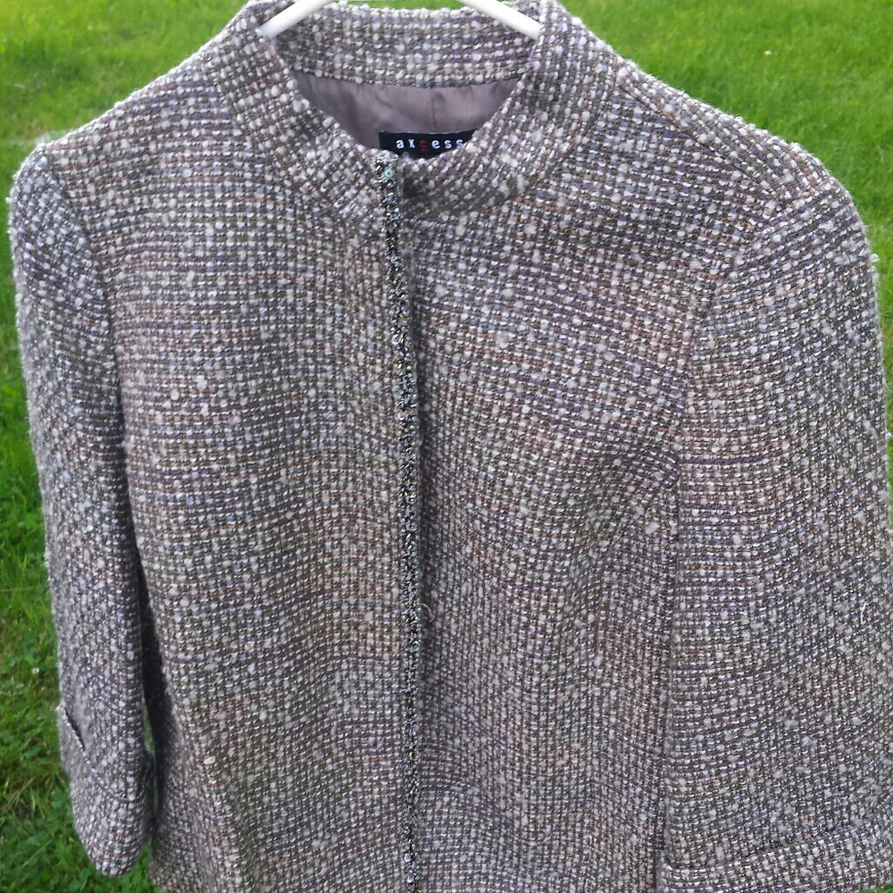 Woman's Cropped Nubby Textured Jacket